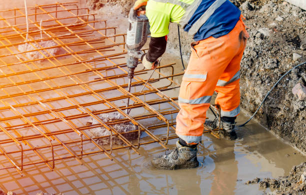 Best Concrete Flooring Contractor  in Weyauwega, WI